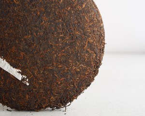 Шу пуэр "Гун Тин Бу Лан Шань", Pin Wu Cha, 2002г., 357г. купить в Минске, Шу пуэр (черный)