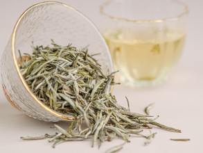 Цзюнь Шань Инь Чжень &quot;ААА&quot; (Серебряные Иглы с Горы Бессмертных), весна 2025 г. купить в Минске, Желтый чай