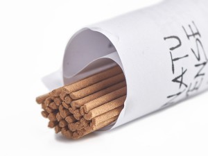 Японское благовоние NATU RENSE Esprit Joyeux (Лемонграсс, апельсин), 40 штук, подставка купить в Минске, Японские