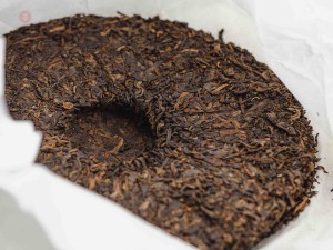 Шу пуэр &quot;Чжень Кан Шу Ча&quot; из Чжень Кан, Чайная Почта, 357 г., 2018г. купить в Минске, Пуэр и посуда