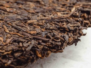 Шу пуэр &quot;Чжень Кан Шу Ча&quot; из Чжень Кан, Чайная Почта, 357 г., 2018г. купить в Минске, Пуэр и посуда