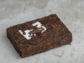 Шу пуэр &quot; Иу Да Шу&quot;, ф-ка Юн Чжень, 250гр., 2006г. купить в Минске, Шу пуэр (черный)