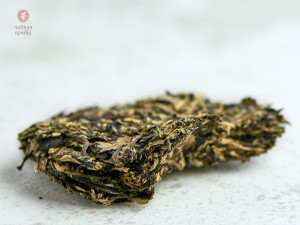 Юэ Гуан Бай (Белый Лунный Свет), 2013г., прессованный. купить в Минске, Белый чай