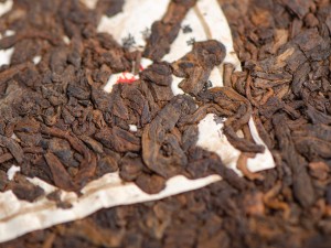 Шу Пуэр "Великан из Юн Чжень", ф-ка Юн Чжень, 2014 г., 1 кг. купить в Минске, Шу пуэр (черный)