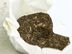 Шэн пуэр &quot;Лесная Хижина&quot; (копченый шэн пуэр со столетних деревьев), Pin Wu Cha, 2019г., 200г. купить в Минске, Pin Wu Cha
