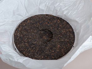 Шу пуэр &quot;Процветания и развития!&quot;, ф-ка Да И, 357 гр., 2024г. купить в Минске, Шу пуэр (черный)