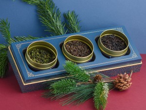 Д. Т. П. (Да Хун Пао, Те Гуань Инь, Пуэр Шу), 3 средние банки в коробке и подарочном пакете.  купить в Минске, Наборы чаев