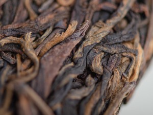  Шэн пуэр &quot;Бан Чжан Ван Гу Шу Ча Бин&quot;, Мэнхай, 2006 г., 357 г. купить в Минске, Шэн пуэр (зеленый)