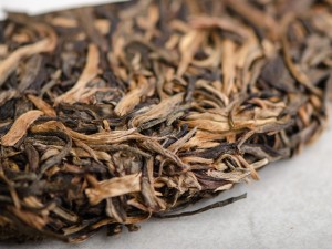 Шэн Пуэр "Хун Линь", (Красный Лес, Гу Шу Шэн Пуэр с 500-летних деревьев), 357г., 2016 г. купить в Минске, Шэн пуэр (зеленый)