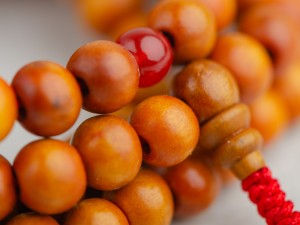 Четки #121, из дерева оранжевого цвета, 108 бусин. купить в Минске, Браслеты и четки