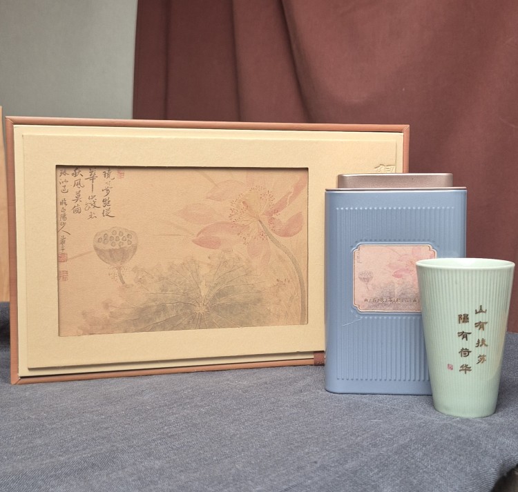 Подарочный набор с чаем и пиалой "Лотосы с гор феникса" купить в Минске, Наборы чаев