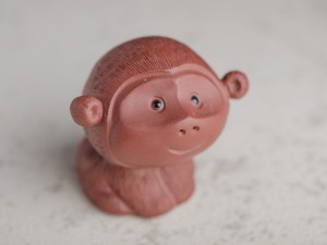 Фигурка #335, глина, 5см., Нужные мелочи
