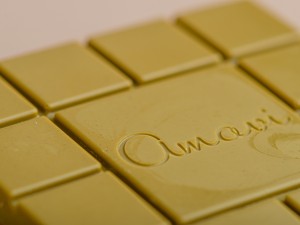 Шоколад Amavi «Белый на кешью молоке ЗЕЛЁНЫЙ ЧАЙ &amp; ЖАСМИН» 50 г. купить в Минске, Шоколад без сахара