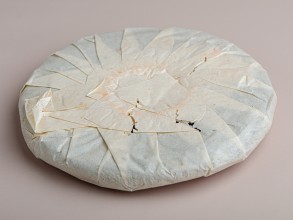 Шу пуэр &quot;Зелёная печать&quot;, 357 г., 2002 г. купить в Минске, Шу пуэр (черный)