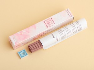Японское благовоние Ka-Fuh White Plum (Белая Слива), 50 штук + подставка купить в Минске, Японские