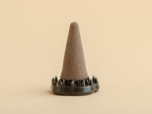  Японское благовоние KAY Aloeswood Cone (Алойное дерево), 12 конусов + подставка купить в Минске, Благовония