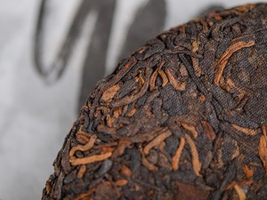 Шу пуэр "Ураган или Змея" (Мэнхай Да Шу), 2023г., 100г. купить в Минске, Пуэр