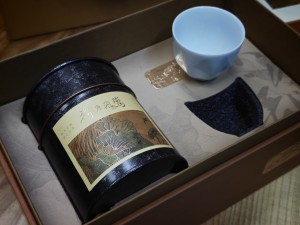 Подарочная упаковка для чая "Лотосы и Ласточки", банка и пиала, пакет.  купить в Минске, Упаковка