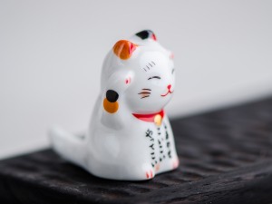 Фигурка #459, &quot;Манэки-нэко&quot;, 4х4х2,5см. керамика купить в Минске, Посуда